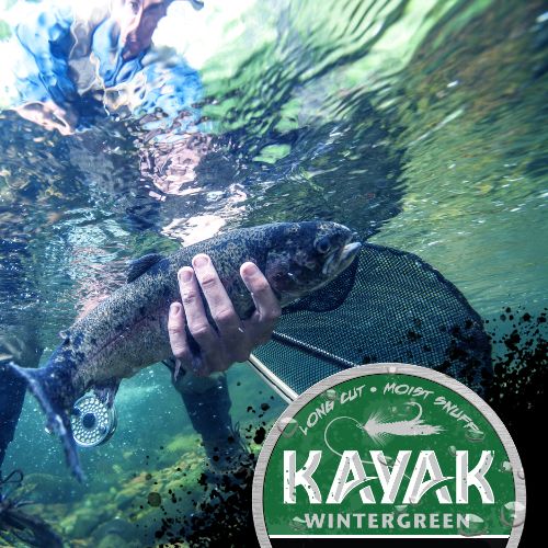 Kayak Wintergreen - Fish in fishermans hand